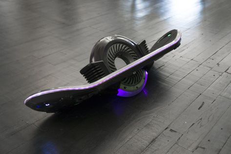 #Hoverboard is modular: "a new board is just a replacement part away" #BackToTheFuture Futuristic Hoverboard, 3d Futuristic, One Wheel, Virtual Reality Technology, Cool Skateboards, Future Tech, Electric Skateboard, Futuristic Technology, Cool Tech