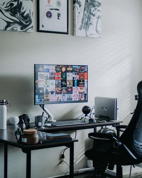 iSetups | Minimal Setups 🌱 on Instagram: "Today’s @isetups 👨🏻‍💻 What’s your favourite part of this setup❓ Media by @oghenerume_ekong" Gaming Chair Ideas, Gamer Room Setup, Desk Setup Office, Desk Setup Workspace, Gamer Desk Setup, Dream Desk Setup, Desk Setup Gaming, Home Office Desk Setup, Minimalist Desk Setup