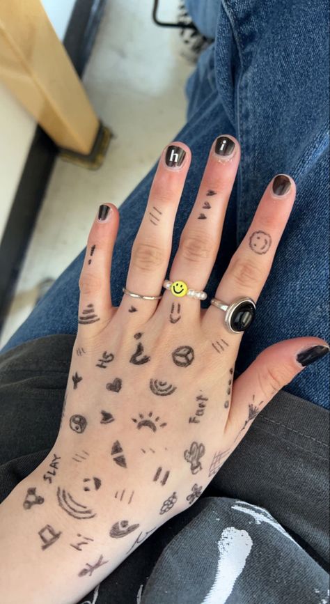 Hand Pen Tattoo, Hand Tattoos With Pen, Pen Tattoo, Hand Doodles, Drawing Inspo, Hand Drawing, Hand Art, Aesthetic Girl, Hand Tattoos