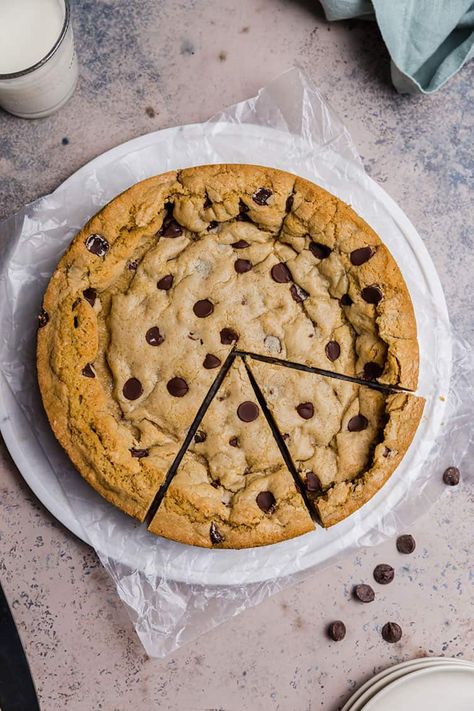 Cookie Cake Photography, Cookie Cake Aesthetic, Action Photoshoot, Cookies Photoshoot, Oatmeal Cookie Cake Giant, Large Cookie Cake, How To Make A Giant Cookie Cake, Recipe Chocolate Chip Cookies, Giant Stuffed Chocolate Chip Cookie