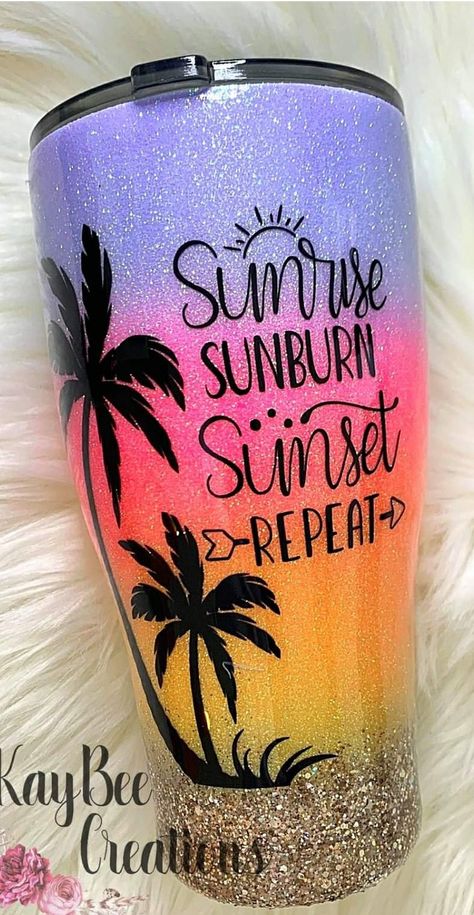 Alcohol Tumbler Cups, Beach Yeti Cup Designs, Beach Tumbler Cups Glitter, Easy Epoxy Tumbler, Vacation Tumbler Ideas Beach, Easy Glitter Tumbler Ideas, Alcohol Tumbler Ideas, Fun Tumbler Ideas, Beach Tumbler Ideas