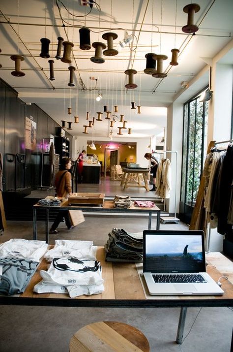 Design Studio Workspace, Fashion Designer Studio, Retail Inspiration, Paris Shopping, Retail Interior, Sewing Rooms, Store Interior, Shop Interiors, Retail Space