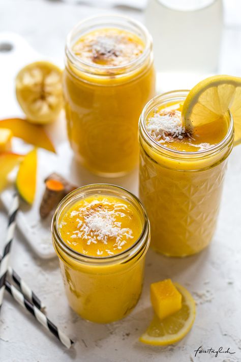 Kurkuma-Mango-Orangen-Smoothie Immunbooster – Rezept für #regenbogenaufdemtisch : Gelb - feiertäglich...das schöne Leben Healthy Drink Recipes Smoothies, Jamba Juice Smoothies, Smoothie Recipies, Melon Smoothie, High Protein Smoothies, Juice Smoothies Recipes, Smoothie Bowl Healthy, Diy Snacks, Smoothie Drink Recipes