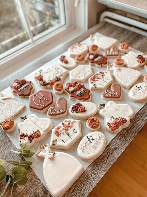 #cookiesbringjoy
#mhcookieshoppe
#buttercookies
#customcookies
#decoratedcookies
#handpaintedcookies
#watercolorcookies
#floralcookies
#bridalcookies
#pumpkincookies
#fallweddingshower
#fallweddingshowercookies
#terracottacookies
#marooncookies
#monogramcookies Wedding Cookies Terracotta, Terracotta Bridal Shower Cookies, Bridal Shower Cookies Fall, Terracotta Boho Bridal Shower Decor, Terracotta Cookies, Boho Bridal Shower Cookies Decorated, Terra Cotta Bridal Shower Decor, Fall Bridal Shower Cookies Decorated, Terracotta Wedding Cookies