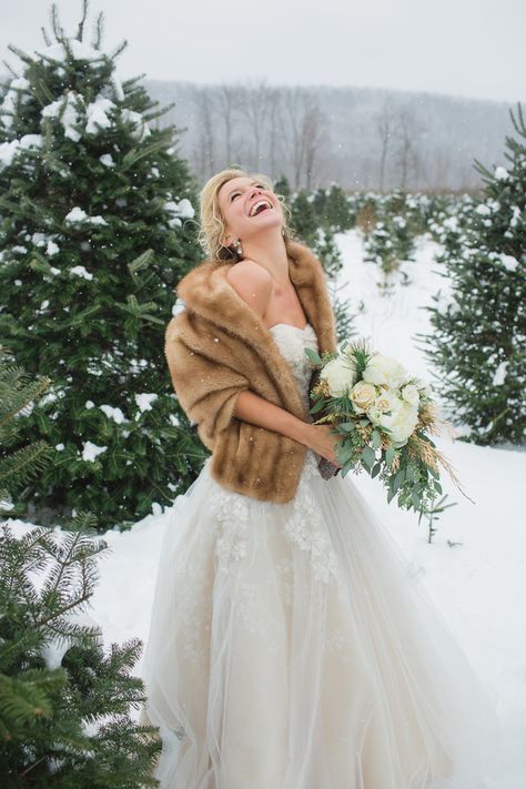 A gorgeous Oleg Cassini gown and fur coat complete this bride’s stunning snowy portrait! LOVE! Winter Wedding Fur, Bridal Fur, Rustic Winter Wedding, Wedding Fur, Wedding Dress Outfit, Winter Bride, Winter Wedding Inspiration, Winter Wonderland Wedding, Fur Stole