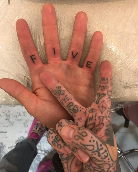 prisonstyletattoo@gmail.com on Instagram: “FIVE - PSTX ... yeah - it’s sucks on the palms 100% - but keep them coming :)) FANKS XX #pstx #prisonstyle #tattoo #guerillatattoo #4lyfe…” The Palms, Hand Henna, Hand Tattoos, Henna, The 100, Tattoos, On Instagram, Instagram