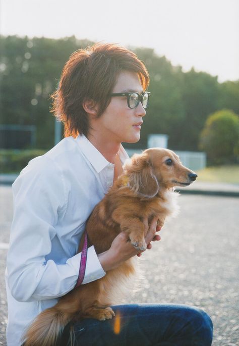 shunya shiraishi + dog = ❤️❤️ Shunya Shiraishi, Good Morning Call, Kamen Rider Wizard, Morning Call, Sore Eyes, People Of Interest, Man Crush Everyday, Kamen Rider Series, Love Film