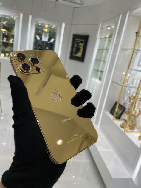 #Gold iPhone 13 #Luxury 24k Gold and diamond iPhone #Goldgenie Iphone Gold, Gold Phone, Silver Platters, Luxury Gifts For Men, Gold Roses, Gold Apple Watch, Vs1 Diamond, Life Of Luxury, Lux Life