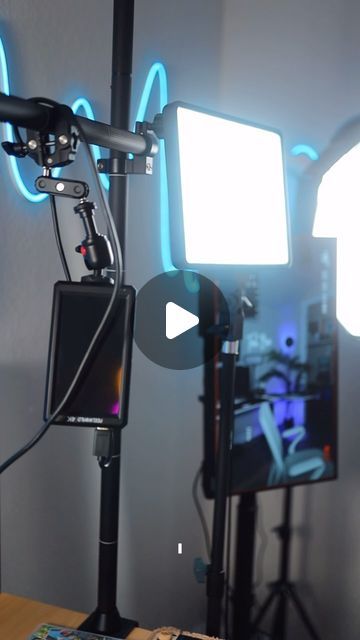 Tayllor Lloyd on Instagram: "📸 Hiiiii friends! We’re overdue for a setup tour! I can’t tell you how many times I get asked about the Equipment I use so hopefully this quick video helps! Camera: @canonusa R8 Lights: @amaran.lighting Monitor @samsungus monitor mounted sideways Monitor cart: From @amazon Panel Light: @neewer / @amazon Mic: @movophoto Comment “Setup” for a direct link to my entire filming setup. ⚡️" Light Setup For Video, Video Lighting Setup, Small Room Lighting, Light Setup, Monitor Mount, Panel Light, Lighting Setups, Studio Room, Video Lighting