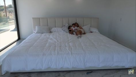 Ace Family Bed, Massive Bed, Extra Large Bed, The Ace Family, Huge Bed, Family Bed, Dreamy Bed, House Shifting, Luxury Room Bedroom