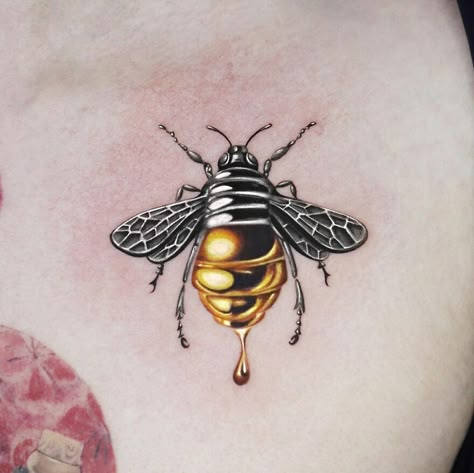 Tattoo Artist Adds Gold To His Tattoos Making Them Incredible Bee Tattoo Meaning, Gold Tattoo Ink, Bumble Bee Tattoo, Awareness Tattoo, Gold Tattoo, Metal Tattoo, Glitter Tattoo, Bee Tattoo, 1 Tattoo