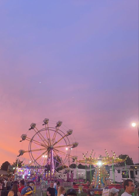 Ferris wheel and sunset Ferris Wheels, Summer Bucket Lists, Summer Solstice, Summer Bucket, Summer Sunset, Sunset Pictures, Sunrise Photography, Summer Activities, Ferris Wheel