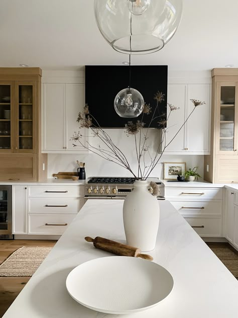 White Oak Marble Kitchen, Marble And Oak Kitchen, White Oak White And Black Kitchen, Timeless Home Style, White Black Oak Kitchen, Black White And White Oak Kitchen, White Oak Black Kitchen, White Oak Kitchen Black Countertop, Oak Black White Interior Design