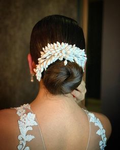 Indian Bun Hairstyles, Low Bun Wedding Hair, Curly Bun Hairstyles, Wedding Bun Hairstyles, Low Bun Hairstyles, Bridal Hair Buns, Indian Wedding Hairstyles, Hair Bun Tutorial, Bun Styles