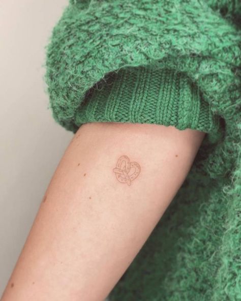 Pretzel Tattoo, Sticker Sleeve, German Culture, Tattoo Time, Inner Forearm, Tattoos Inspo, Tattoo Sleeves, Dad Tattoos, Friendship Bracelets Patterns