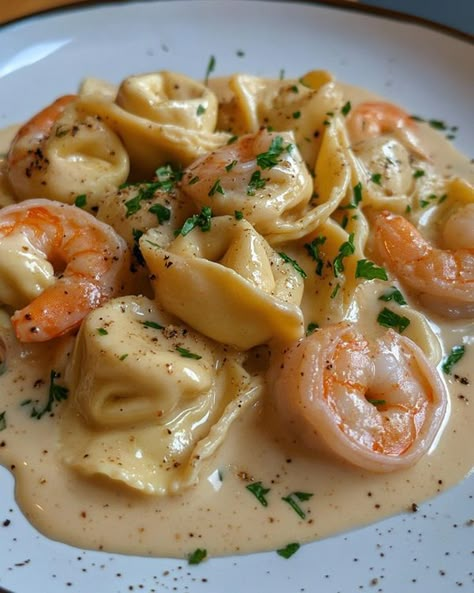 Shrimp And Tortellini Recipes, Shrimp Tortellini Recipes, Ina Garten Shrimp, Shrimp Tortellini, Lemon Garlic Cream Sauce, Seafood Dish Recipes, Friends Recipes, Tortellini Recipes, Garlic Cream Sauce