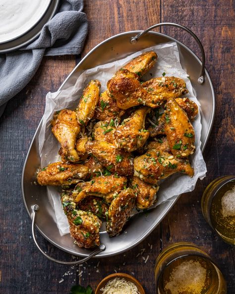 This is the ultimate game day snack. Garlic Wings, Parmesan Wings, Garlic Parmesan Wings, Crispy Wings, Baked Garlic, Garlic Butter Chicken, Wing Recipes, Chicken Wing Recipes, Garlic Parmesan