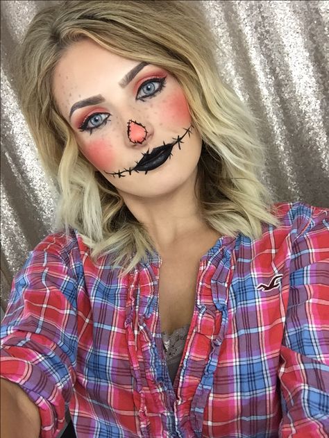 Farmer Makeup Halloween, Scarecrow Faces, Werewolf Makeup, Scarecrow Halloween Makeup, Makeup Looks To Try, Scarecrow Makeup, Makeup Artistic, Spooky Halloween Costumes, Halloween Parejas