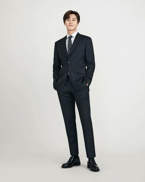 Business Suit Reference, Man In Suit Full Body Reference, Kdrama Ceo Outfit Men, Male Suit Reference, Man Suit Pose, Male Suit Poses, Men In Suits Reference, Man In Suit Pose, Japanese Suit Men