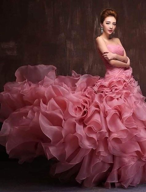 Organza Fashion, Sweetheart Bridal Gown, Amazing Dresses, Kawaii Dress, Organza Dress, Pink Dresses, Custom Wedding Dress, Formal Dresses For Weddings, Luxury Wedding Dress