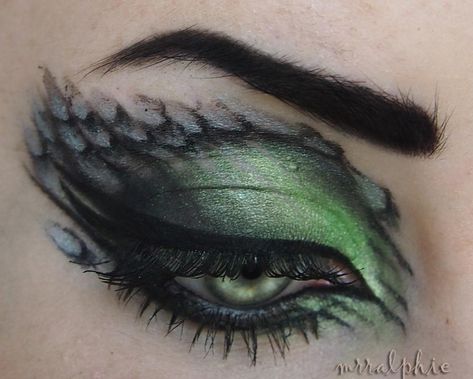 Dragon Makeup, Fantasy Make-up, Make Up Designs, Sfx Makeup, Dragon Eye, Halloween Make Up, Fantasy Makeup, Cosplay Makeup, Costume Makeup