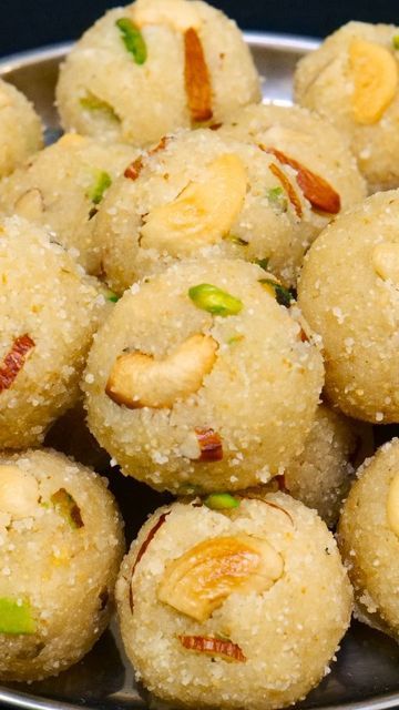 Rava Ladoo, Sweet Dishes Recipes, Recipe Steps, Food Videos, Food Dishes, Favorite Recipes