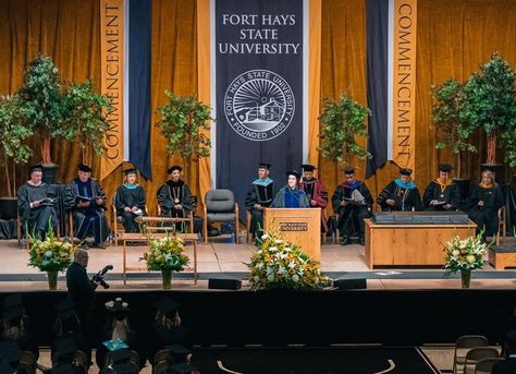 Love the long banner, podium, and diploma table. Graduation Party Backdrops, Simple Stage Decorations, Navy Decor, Pinning Ceremony, University Graduation, Graduation Design, Event Stage, Stage Backdrop, School Event