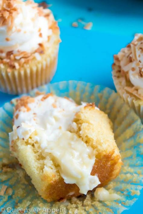 Coconut Cream Cupcakes, Cupcakes Coconut, Cream Pie Cupcakes, Cupcakes Filled, Pie Cupcakes, Cream Cupcakes, Coconut Frosting, Coconut Cupcakes, Coconut Custard