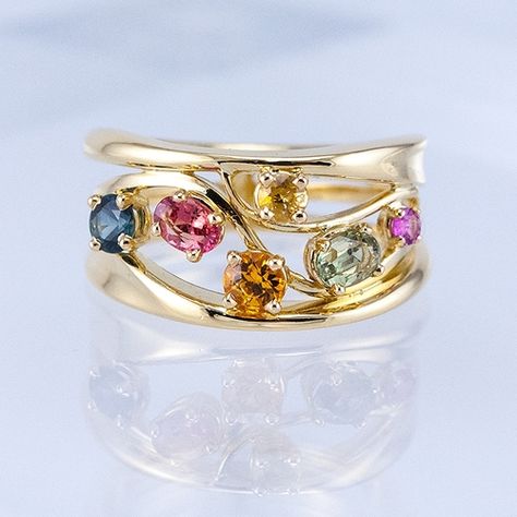 Gold Ring With Colored Stones, Colored Stones Jewelry, Family Ring Designs, Mothers Rings, Gem Rings, Watermelon Tourmaline Ring, Oval Sapphire Ring, Fancy Sapphire, Star Sapphire Ring