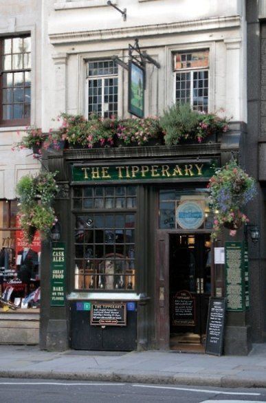 Old Irish Pub, Irish Pub Design, Book Restaurant, Irish Bar, Pub Interior, Pub Design, Storefront Design, British Pub, Old Pub