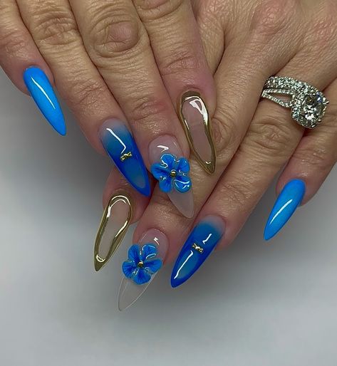 Blue Hues 💙🩵 All hand painted using @apresnailofficial @madam_glam @daily_charme . . . #nails #nailart #nailstagram #nailsofinstagram #nailsart #nailsoftheday #nails2inspire #nailsalon #nailsonfleek #nailsdid #NailStyle #nailsdesign #nailsdone #nailsofig #nailsmagazine #nailpromagazine #nailspolish #colorfulnails #3dnails #auranails #bluenailinspo #3dflowernails #airbrushnails #nailswatch #nailslove #nailpro #bluenails #bluenails💙 #summernails Inspo @miaminailstudio Blue 3d Nails, Neutral Nails Acrylic, Girls Nail Designs, 3d Nail Designs, Madam Glam, Airbrush Nails, Nail Design Inspiration, Basic Nails, Pretty Gel Nails