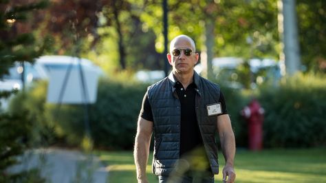 Silicon Valley Style, Amazon Jeff Bezos, Facial Recognition Software, Lauren Sanchez, Richest In The World, William Shatner, Arizona State University, Richard Branson, Jeff Bezos