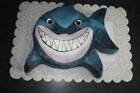 Easy Shark Cake | That Makes the Cake Shark Themed Cakes, Shark Week Party, Shark Birthday Cakes, Shark Themed Birthday Party, Shark Cake, Cake Templates, Ocean Birthday, Shark Birthday Party, Shark Themed