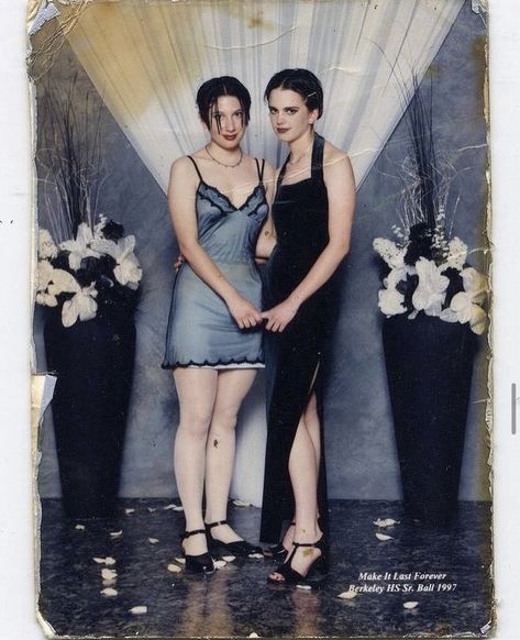 90s Prom Party, Lesbian Prom, Gay Prom, Prom Images, Emo Prom, Punk Prom, Queer Prom, 2000s Prom, Goth Prom