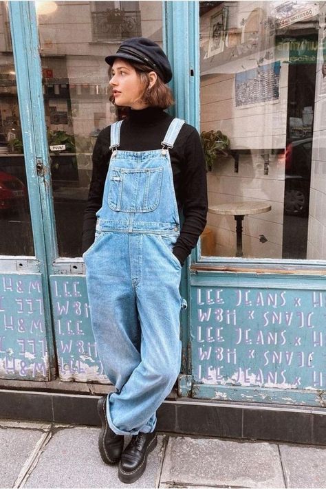 Overalls Vintage Outfit, 80s Overalls Outfit Vintage, Overals Outfits Aesthetic, Overalls Plus Size Outfit, Jean Overall Outfits Winter, Overalls With Flannel, Overall Winter Outfit, Jeans Overall Outfit, Overall Outfit Winter