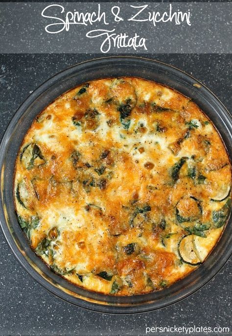 A simple and healthy Spinach & Zucchini Frittata | Persnickety Plates Zucchini And Spinach Quiche, Spinach Zucchini Frittata, Zucchini Frittata Recipe, Persnickety Plates, Red Kale, Zucchini Frittata, Breakfast And Brunch, Gouda Cheese, Frittata Recipes