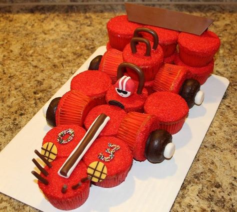 Racecar Cupcakes Cake, Race Car Pull Apart Cupcakes, Race Cupcakes, Race Car Cupcake Cake, Racecar Cupcakes Ideas, Car Cupcakes For Boys, Cars Cupcake Cake, Hot Wheels Cupcake Cake, Car Cupcake Cake