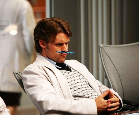 Dr. House Dr House Aesthetic, House Md Aesthetic, Dr House Funny, Robert Chase, House Md Funny, House And Wilson, Oliver Jackson Cohen, House Cast, Robert Sean Leonard