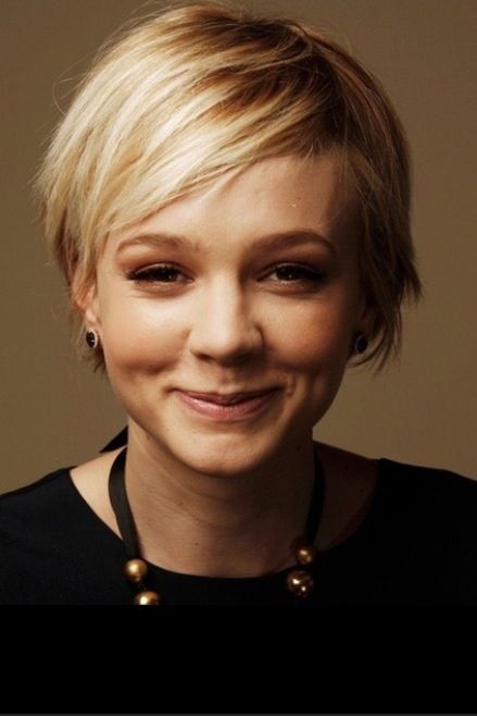 Wispy pixie Carey Mulligan Hair, Celebrity Short Haircuts, Long Pixie Cuts, Straight Blonde Hair, Carey Mulligan, Long Pixie, Short Pixie Cut, Short Haircut, Short Blonde