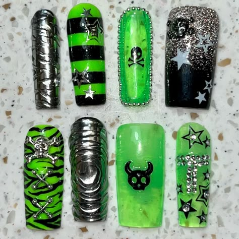 Neon Y2k Nails, Juggalo Nails, Haunted House Nails, Creepy Nail Designs, Green Y2k Nails, Ugly Nails Weird, Black And Neon Green Nails, Scene Kid Nails, Black Green Nails