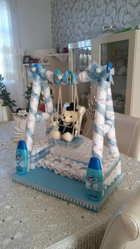 Baby Shower Boy Gifts Basket, Unique Diaper Cakes For Boys, Creative Diaper Cakes, Diaper Gift Ideas, Diaper Cakes For Baby Boy, Diaper Cake Ideas, Fancy Baby Shower, Unique Diaper Cakes, Baby Boy Gift Baskets