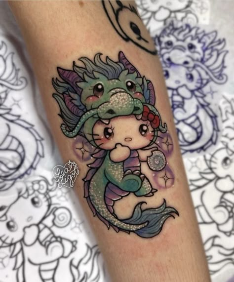 Cute Dragons Tattoo, Hello Kitty Year Of The Dragon, Dragon Cute Tattoo, Glitter Tattoos Real, Tatuajes Hello Kitty Tattoos, Year Of The Dragon Tattoo, Hello Kitty Tattoo Design, Tattoo Hello Kitty, Hello Kitty Tattoo Ideas