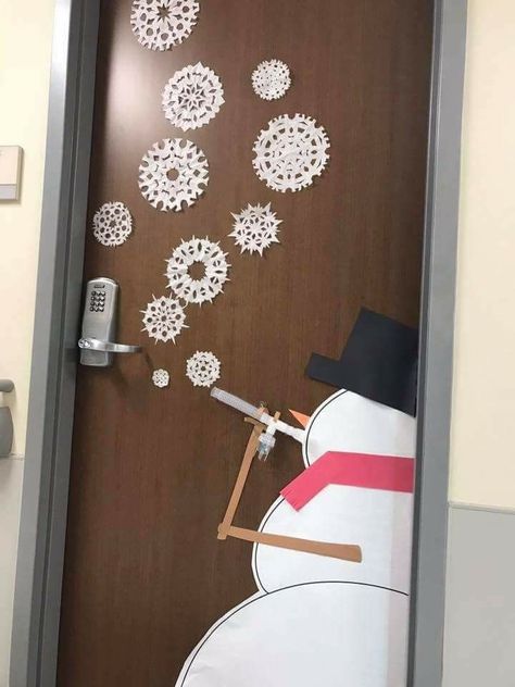 Door Decorations Classroom Christmas, Christmas Door Decorating, Christmas Classroom Door, Christmas Doors, Christmas Door Decorating Contest, School Door Decorations, Door Decorating Contest, Classroom Doors, Easter Decorations For Church