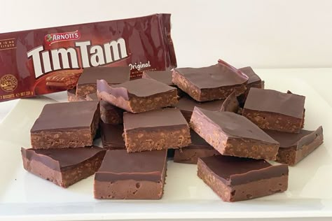 Tim Tam Slice Recipes, Tim Tam Slice, Tim Tam Cake, Tim Tams, No Baked, Vanilla Slice, No Bake Slices, Lace Cookies, Caramel Slice