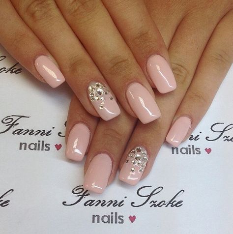 . Mail Designs With Rhinestones, Rhinestones Nails, Rose Gold Nail, Mail Designs, Diy Pedicure, Metallic Nail Polish, Small Nails, Solid Color Nails, Ombré Nails