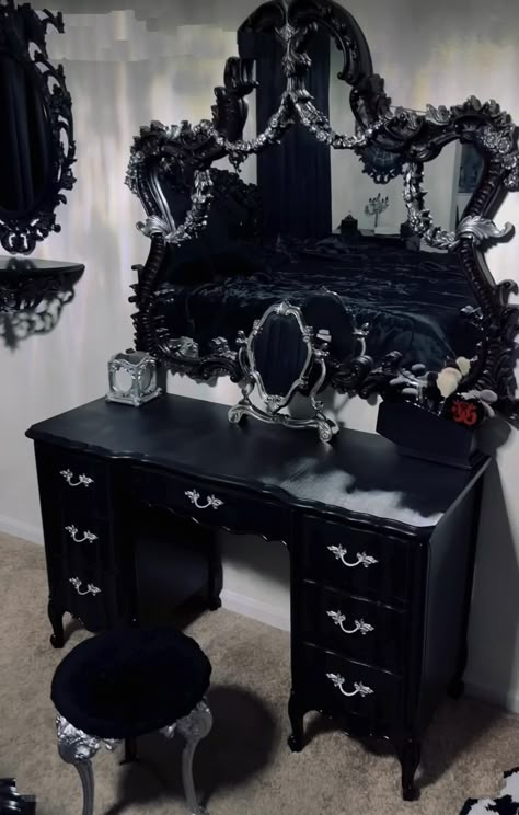 Gothic Vanity, Black Metal Mirror, Emo Decor, Gothic Bedroom Ideas, Hype Beast Bedroom, Grown Woman Bedroom Ideas, Woman Bedroom Ideas, Whimsy Goth Bedroom, Gothic Decor Bedroom