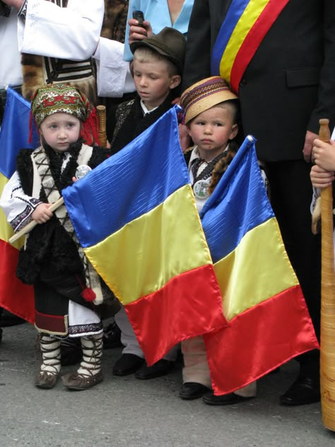 Romanian Culture Aesthetic, Romania Aesthetic, Religion Memes, Romania People, Romanian Culture, Romanian Flag, Romania Flag, Childhood Aesthetic, Missions Trip