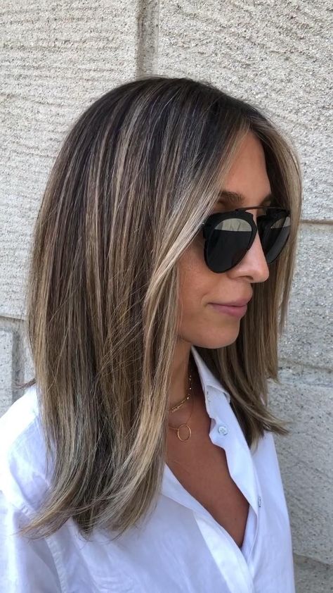 Warm Caramel Balayage, Grey Blending, Baylage Hair, Honey Highlights, Dark Brunette Hair, Brunette Hair With Highlights, Caramel Balayage, Brown Hair With Blonde Highlights, Hairstyles For Medium Length Hair Easy