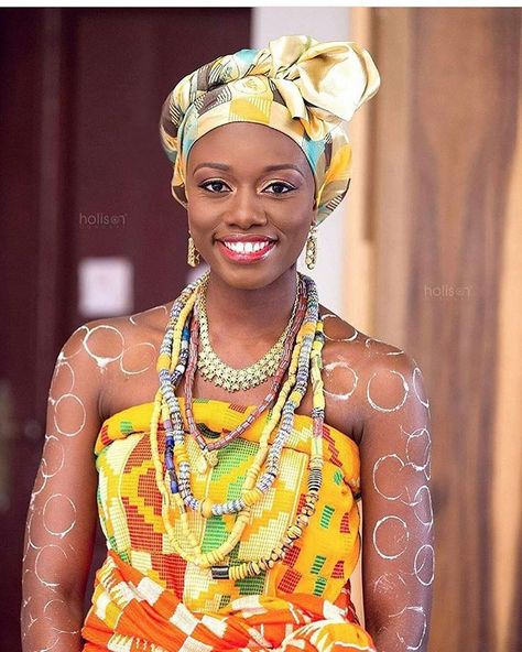 Short Hairstyles For Girls, Ghanaian Culture, Best Short Hairstyles, African Traditional Wedding Dress, African Wedding Attire, Kente Dress, African Bride, African Traditional Wedding, Kente Styles