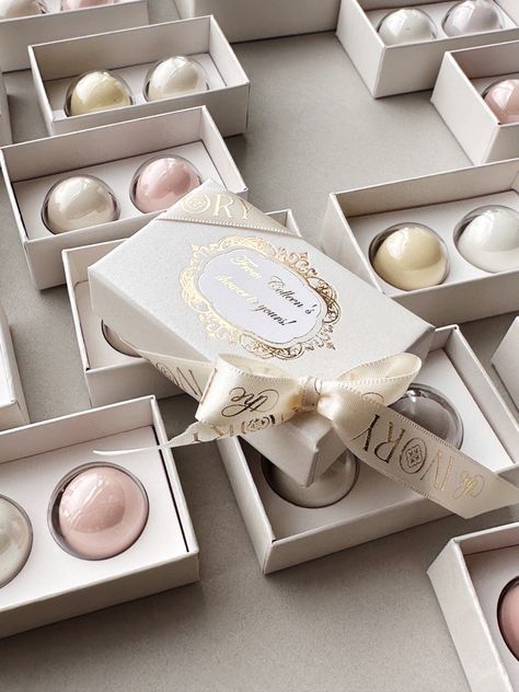 Treat your guests to a taste of luxury with our gourmet chocolate favors, ideal for any special event. Luxurious Chocolate Packaging, White Party Aesthetic, Luxury Chocolate Packaging, Dessert Packaging Design, Chocolate Box Packaging, Party Wedding Favors, Wedding Favours Luxury, Chocolate Pack, Birthday Table Decorations